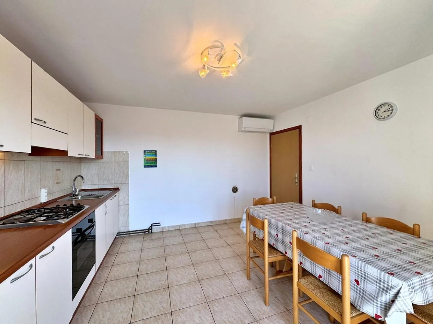 Apartments Pavle マリンスカ 0*,